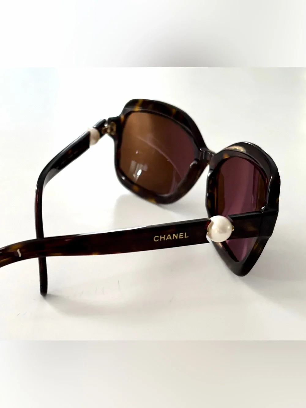 Chanel Sunglasses Tortoise Shell Frame Brown Pearl Collection 5132-H Sunglasses